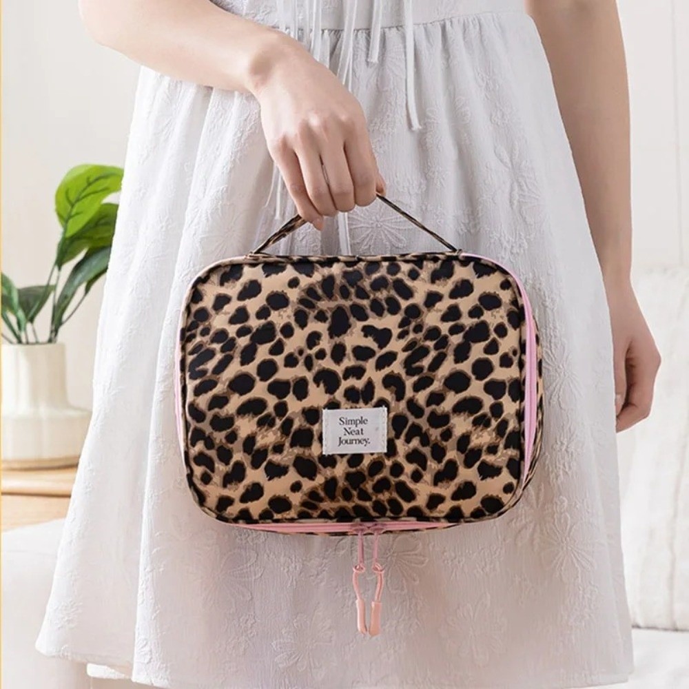 Tas Rias Motif Macan Tutul Tah - Cosmetic Bags ulasan dan harga