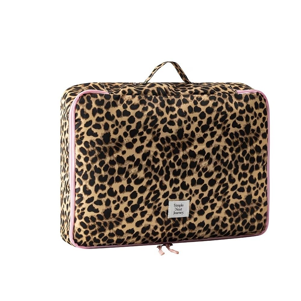 Tas Rias Motif Macan Tutul Tah - Cosmetic Bags ulasan dan harga